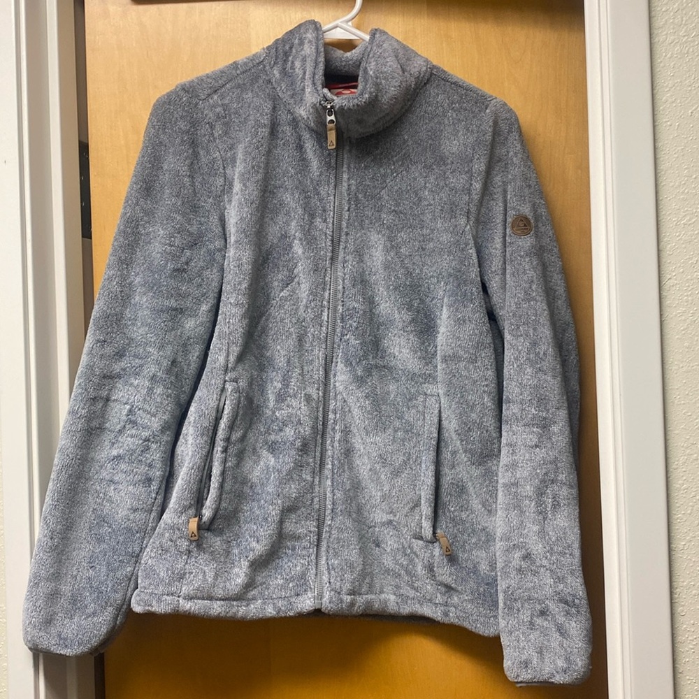 Size medium, Gerry 100% polyester zip-up sweater.